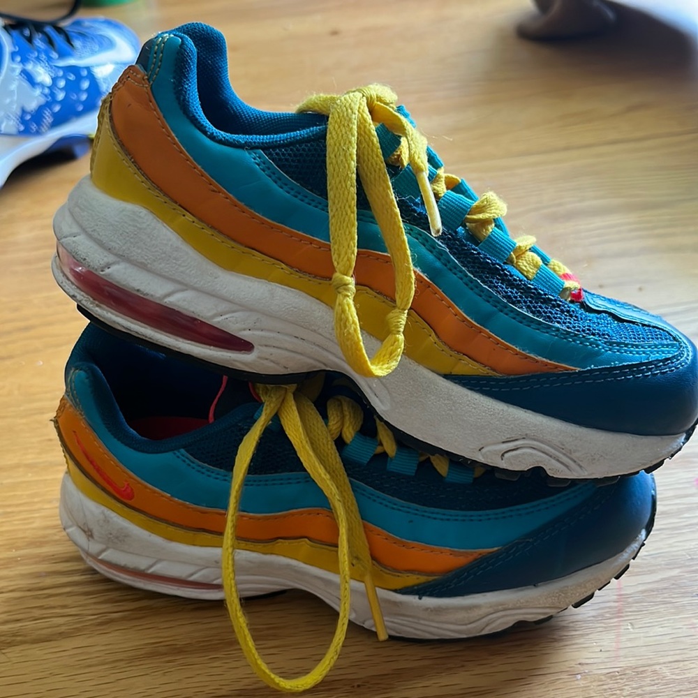 Boys Nike tennis shoes size 12c